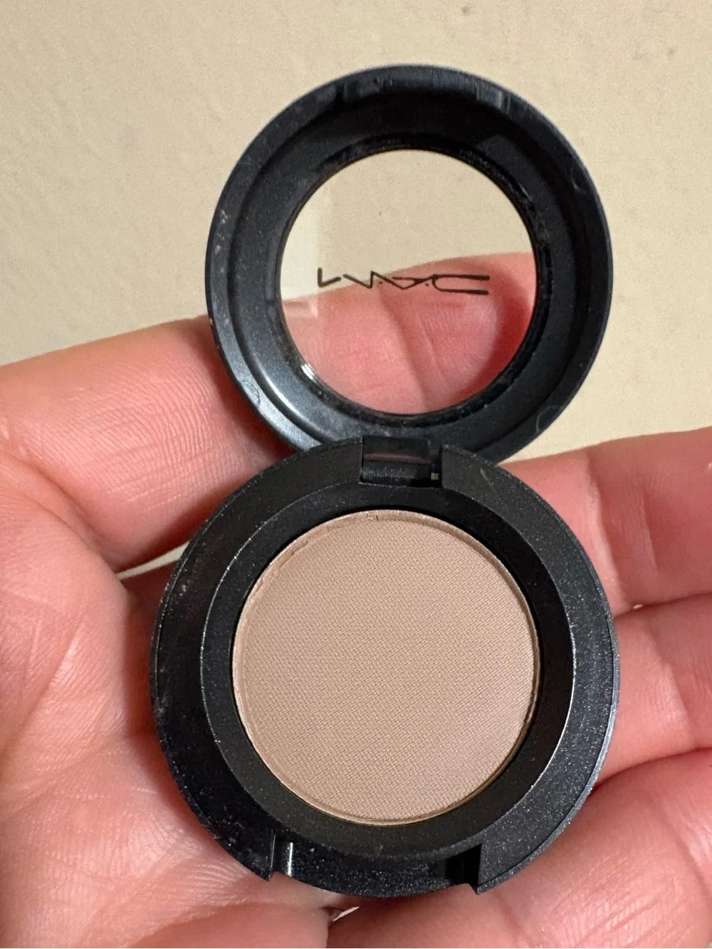 MAC Cosmetics Eye Shadow Single - SANDSTONE MATTE Taupe Neutral Shade Brand New